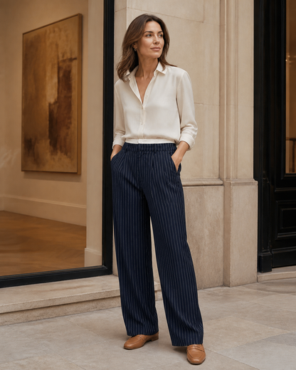 Marlène pantalon droit bleu marine à fines rayures, vue principale