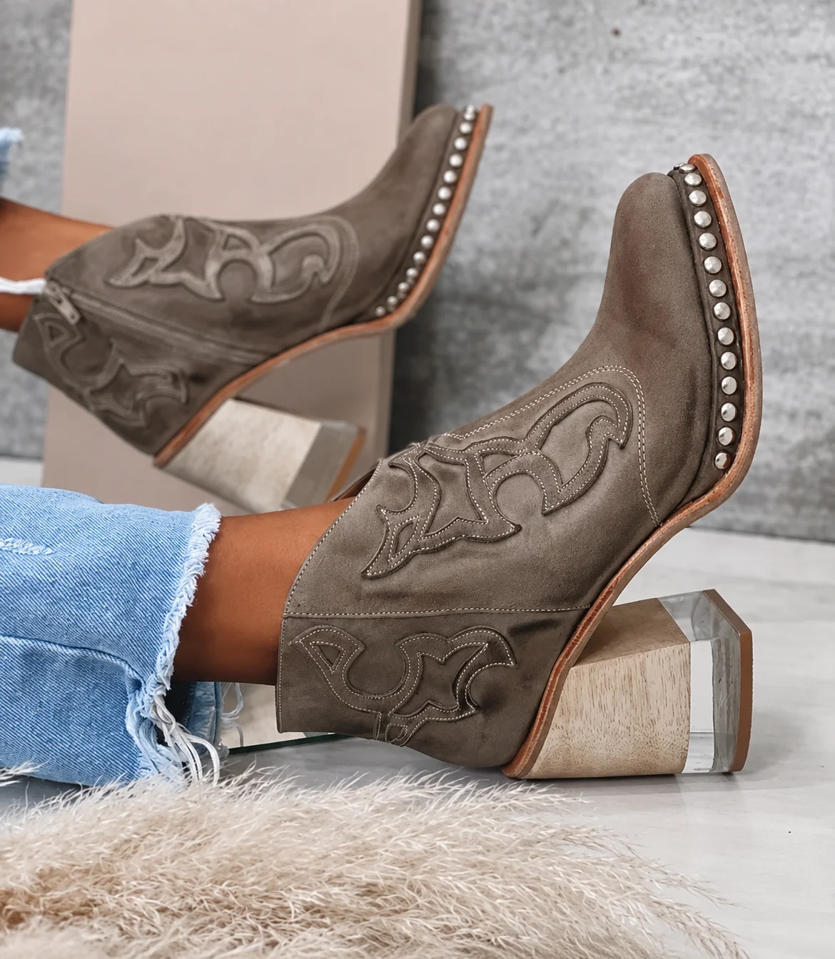 Bottines Romane coloris kaki fonce — photo fournie